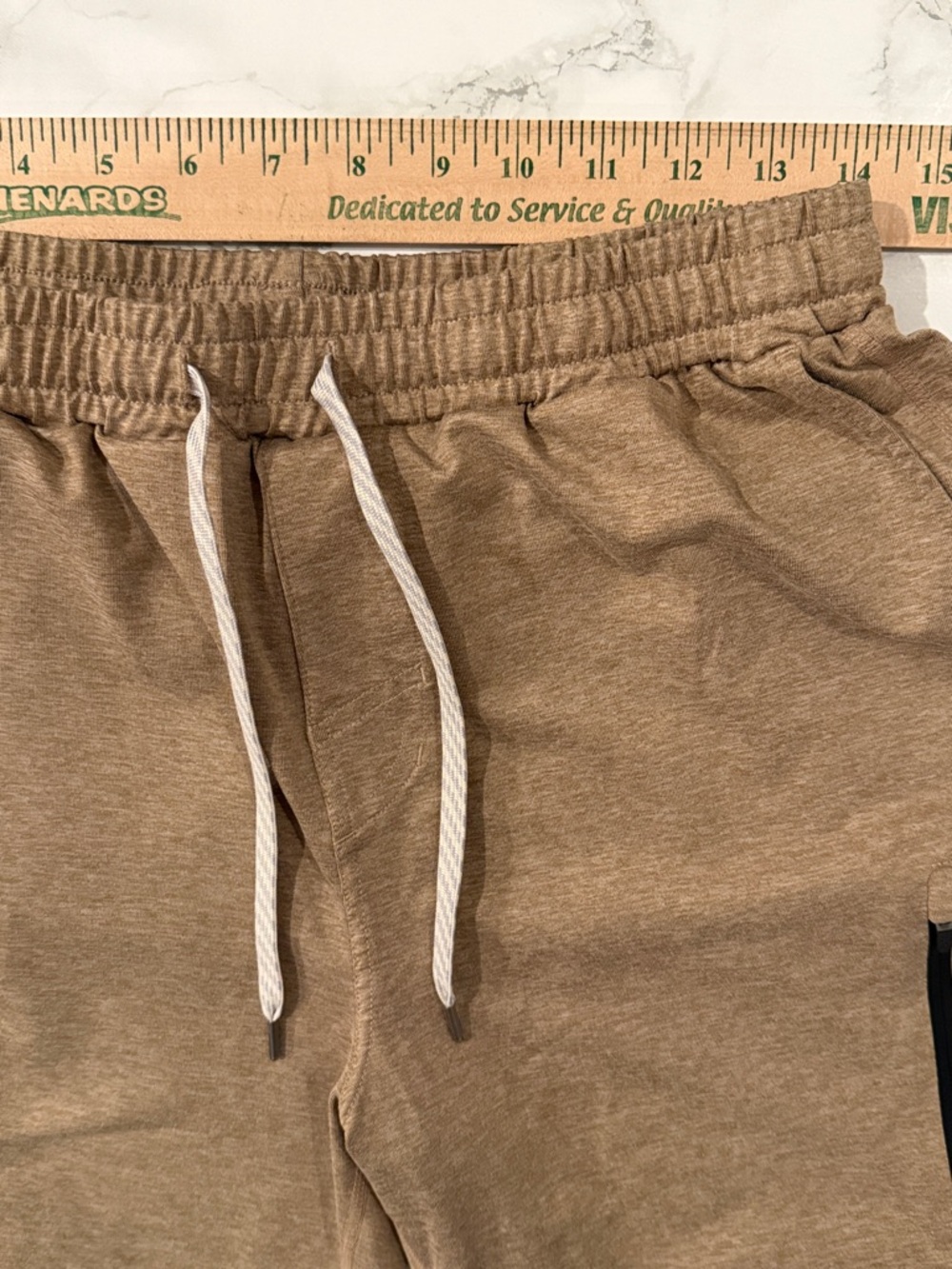Vuori Jogger Shorts Tan Athleisure Recycled Athletic Mens M - Picture 5 of 7